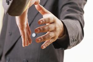 夫の浮気調査なら信頼できる探偵社にお任せ！三原市で実績豊富な探偵をご紹介